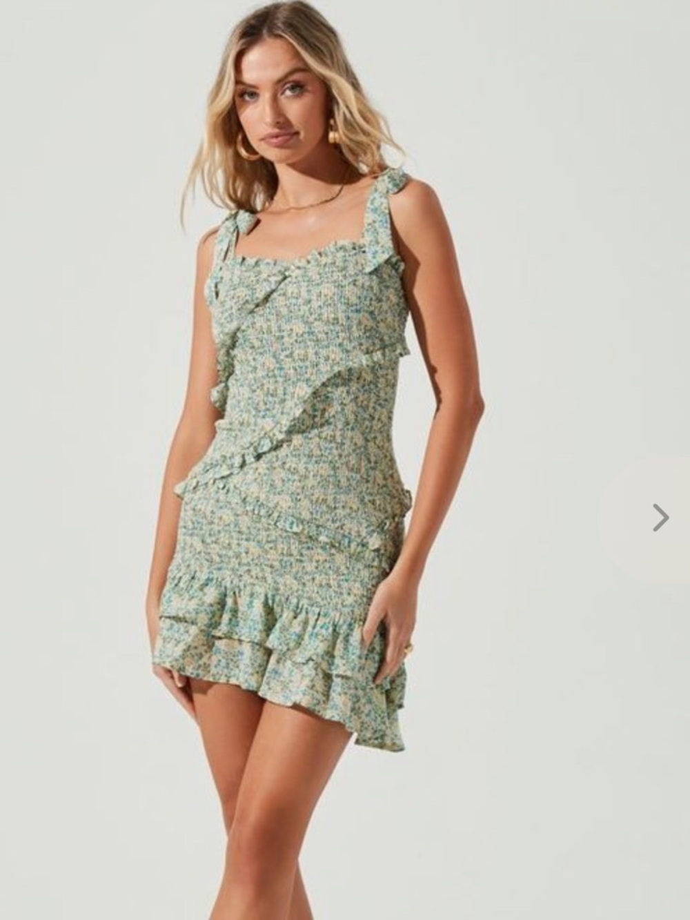 ASTR the Label Eastwick Dress Womens Green Floral Smocked Asymmetrical Medium